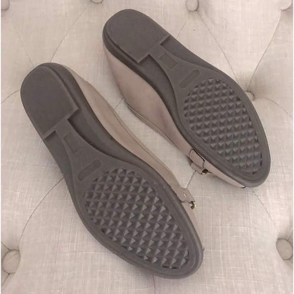 Aerosoles Stitch N’Turn “Big Bet” Tan With Gold Knot Accent Size 7M Unworn New - Picture 3 of 6